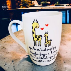 Apa - bögre (Apa keze biztonságos, hogyha fogja a kezem, nem történhet egyáltalán, semmiféle rossz velem.)