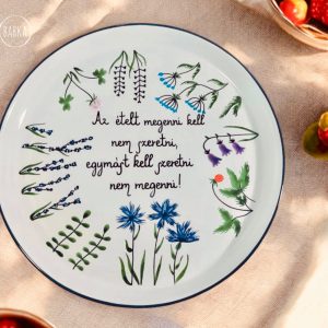 "Egymást kell szeretni, nem megenni!" tányér